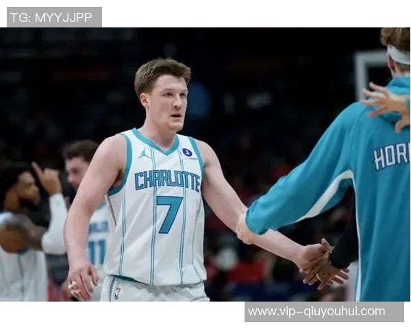 菜鸟落选秀加西亚表现抢眼贡献12分5板6助攻科沃德和埃奇库姆联手助力球队胜利