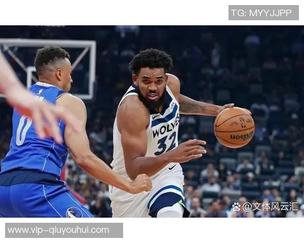 乔治上半场状态一般表现平平仅得10分1篮板2助攻三分球命中率尚可