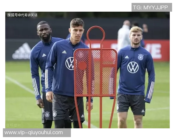 英国业余队前锋比赛中尝试修大灯却因缺工具未能成功 英国业余队前锋比赛中尝试修大灯却因缺工具未能成功